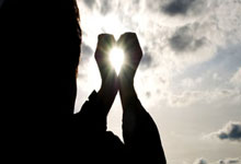 黑白直播-体操总决赛上演强强对话，川蜀霹雳队读秒扳平泰山天虎队，团队配合流畅；目标直指冠军的简单介绍