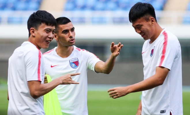 菲尼克斯太阳训练开放日；窗口期调整名单引欢呼；中超在即；团队化学反应显著(红警2为正义欢呼反恐战争第五关)