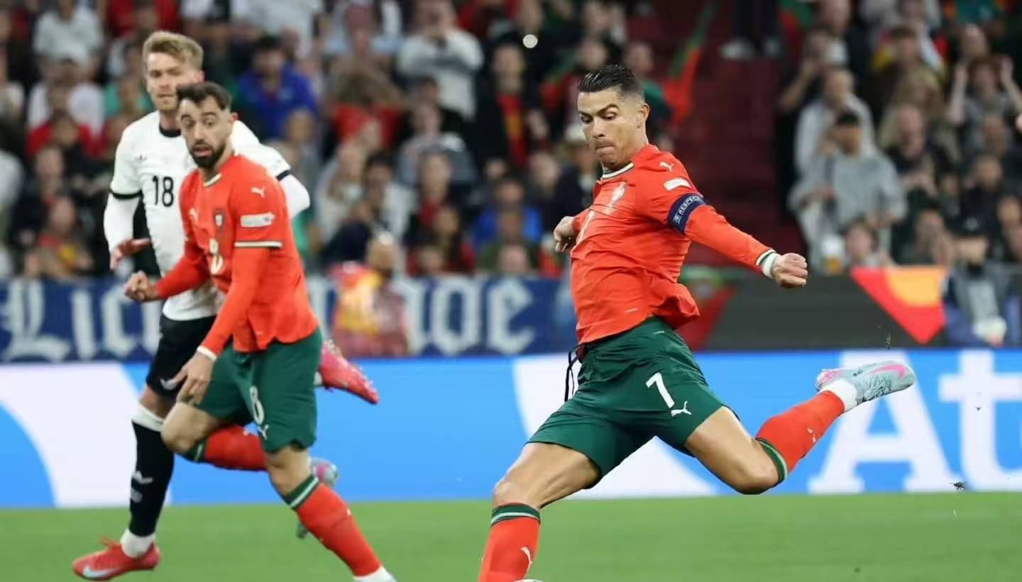 德甲今夜再迎强敌；埃因霍温造点机会；主帅态度：态度坚定；数据趋势出现新变化的简单介绍